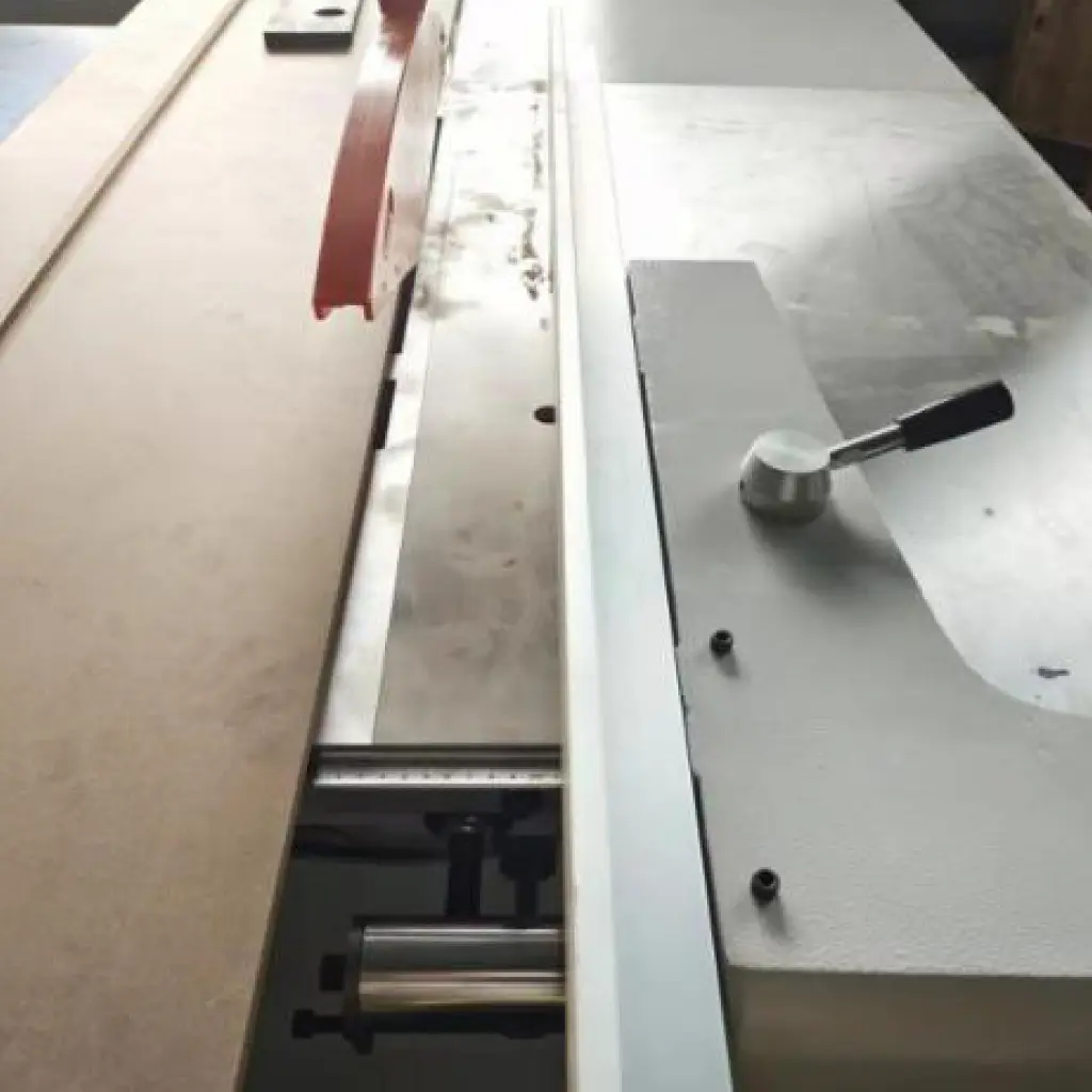 Table-saw-MJ320DI-6.webp